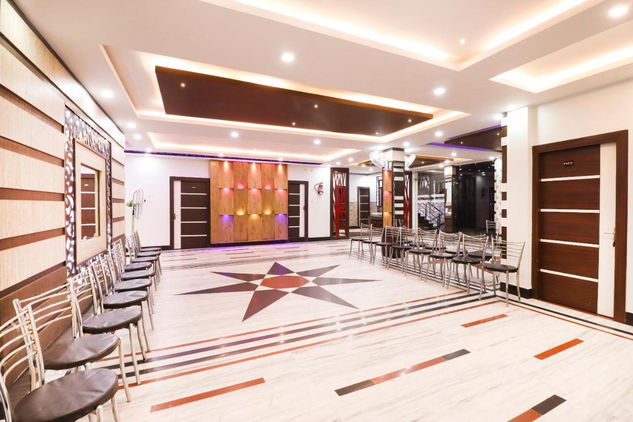 Siwān Oyo 70489 Hotel Tajvar מראה חיצוני תמונה