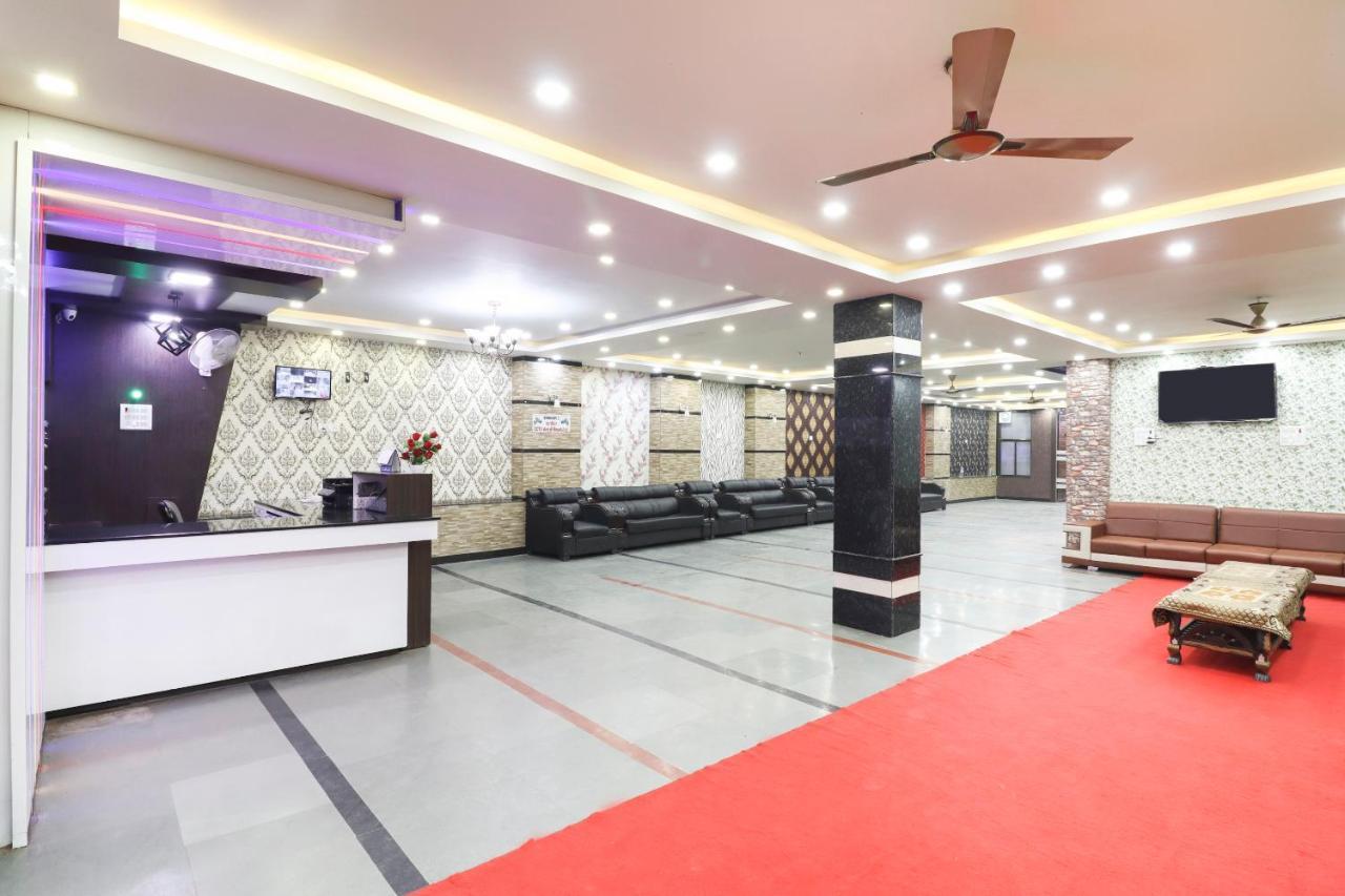 Siwān Oyo 70489 Hotel Tajvar מראה חיצוני תמונה