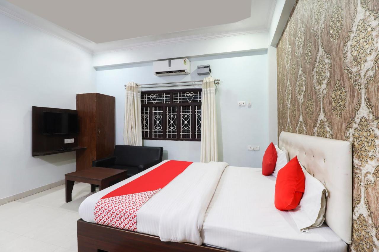 Siwān Oyo 70489 Hotel Tajvar מראה חיצוני תמונה