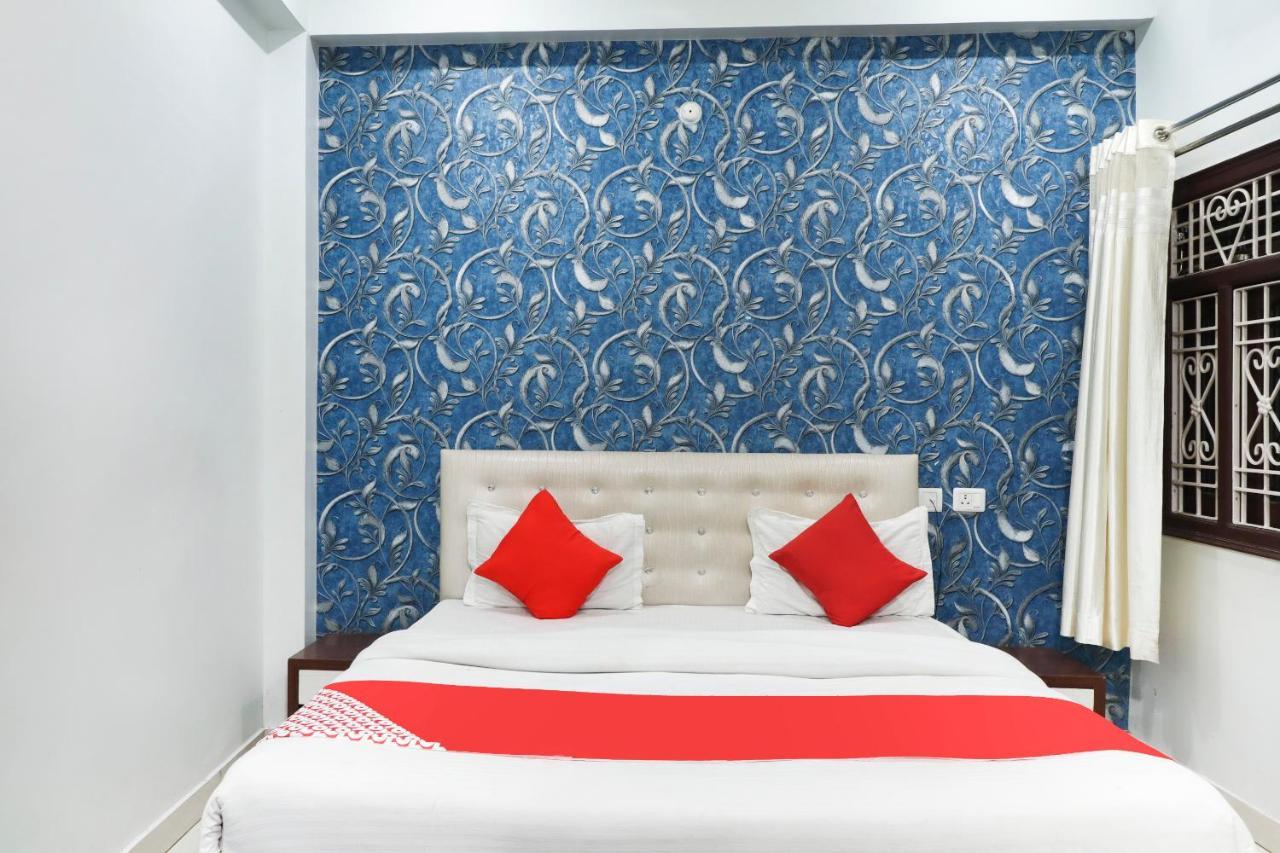 Siwān Oyo 70489 Hotel Tajvar מראה חיצוני תמונה