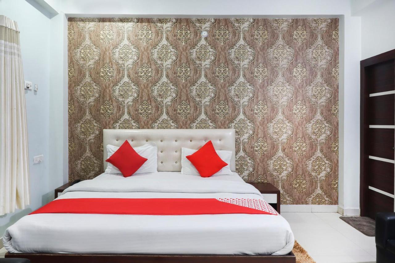 Siwān Oyo 70489 Hotel Tajvar מראה חיצוני תמונה